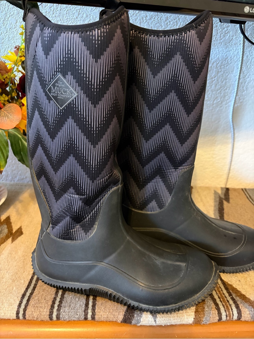 Muck, boots hale print outdoor multi seasonal women’s size 10